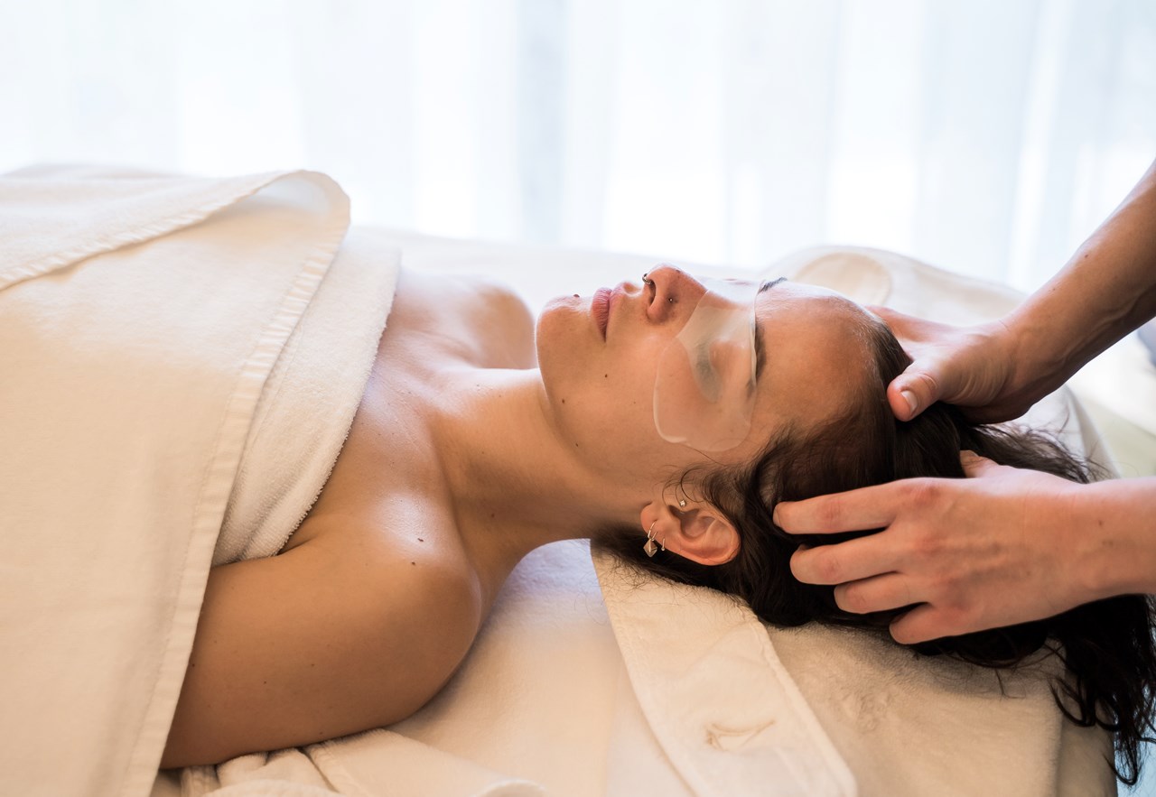 Hotel Engel Obertal - Wellness und Genuss Resort Massagen im Detail Kopf- & Nackenmassage