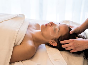 Hotel Engel Obertal - Wellness und Genuss Resort Massagen im Detail Kopf- & Nackenmassage