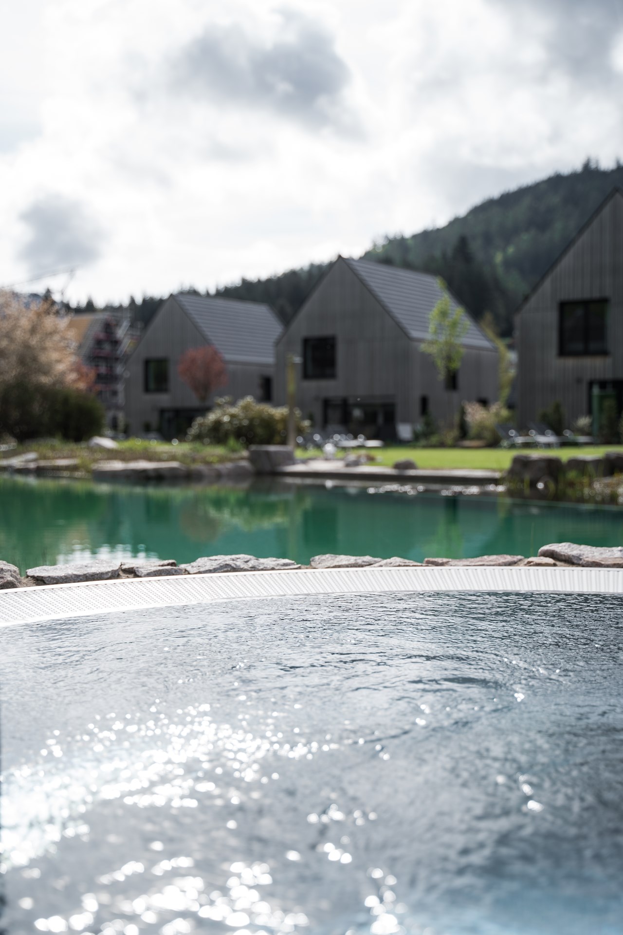 Hotel Engel Obertal - Wellness und Genuss Resort Saunen und Bäder im Detail Whirlpools