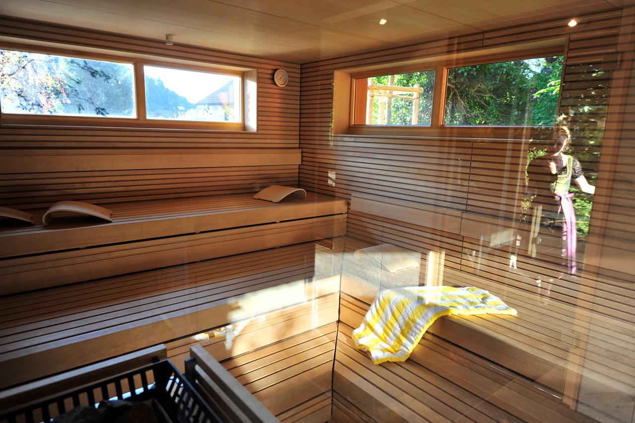 Erfurth´s Bergfried Ferien & Wellnesshotel Saunen und Bäder im Detail Garten-Sauna "Pure" 90°C