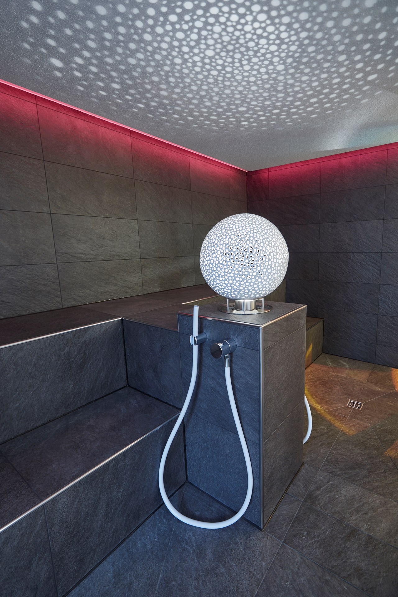 Erfurth´s Bergfried Ferien & Wellnesshotel Saunen und Bäder im Detail Aroma-Dampfbad 45°C