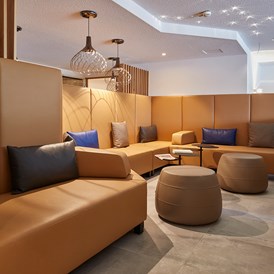 Wellnesshotel: Pool-Lounge - Erfurth´s Bergfried Ferien & Wellnesshotel
