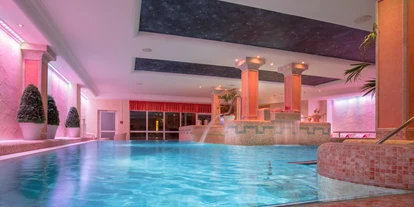 Wellnessurlaub - Schwanenstadt - Thermalbewegungsbad (ca. 37°C) - Hotel Schweizer Hof Betriebs-GmbH