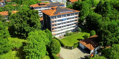 Wellnessurlaub - Schwanenstadt - Außenansicht Hotel - Hotel Schweizer Hof Betriebs-GmbH