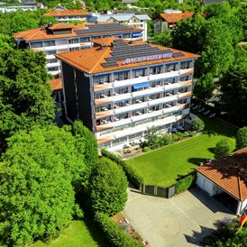 Wellnesshotel: Außenansicht Hotel - Hotel Schweizer Hof Betriebs-GmbH