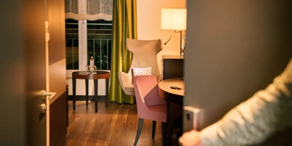 Wellnessurlaub - Hot Stone - Weisweil - Hotelzimmer Residenz 4 im Hotel Ritter Durbach - Hotel Ritter Durbach