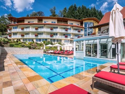 Wellnessurlaub - Hot Stone - Weisweil - Natuparkhotel Adler, Außenpool - Naturparkhotel Adler
