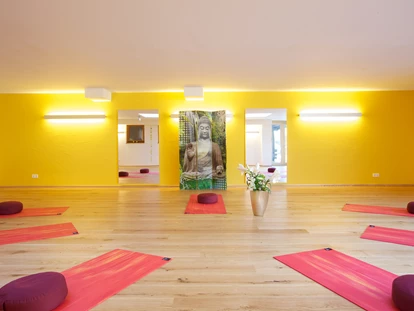 Wellnessurlaub - Hot Stone - Weisweil - Yoga Raum - Naturparkhotel Adler