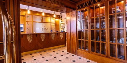 Wellnessurlaub - Hotel-Schwerpunkt: Wellness & Beauty - Hildrizhausen - Empfang - Wellnesshotel Palmenwald