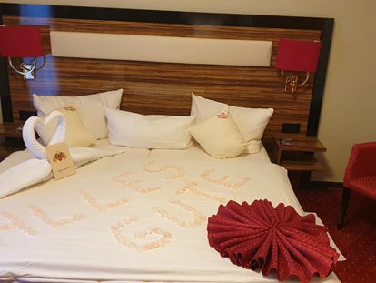 Wellnessurlaub - Hotel-Schwerpunkt: Wellness & Kulinarik - Zechin - romantische Dekoration - The Lakeside Burghotel zu Strausberg