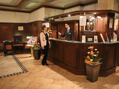 Wellnessurlaub - Hotel-Schwerpunkt: Wellness & Kulinarik - Zechin - Lobby - The Lakeside Burghotel zu Strausberg