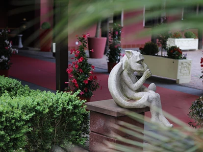 Wellnessurlaub - Hotel-Schwerpunkt: Wellness & Kulinarik - Zechin - Der Gargoyle - unser Schutzpatron - The Lakeside Burghotel zu Strausberg