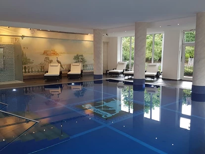 Wellnessurlaub - Hotel-Schwerpunkt: Wellness & Kulinarik - Zechin - Poolbereich - The Lakeside Burghotel zu Strausberg
