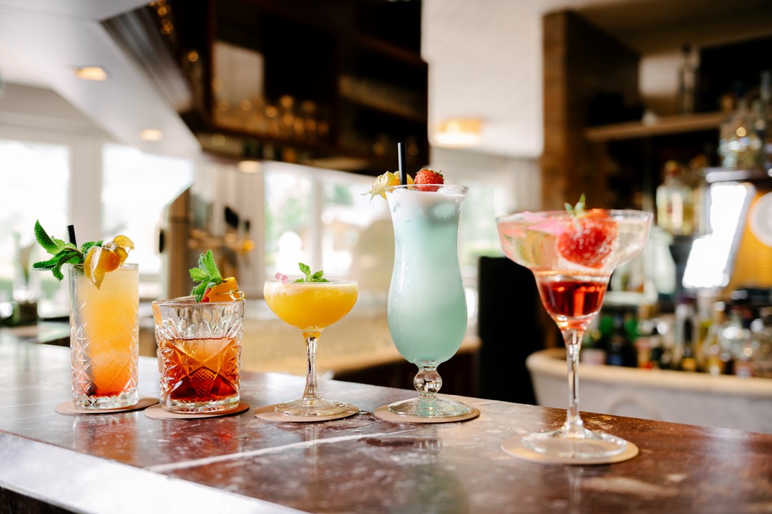 Wellnesshotel: Genießen Sie unsere Cocktailvariationen an unserer Hotelbar - CESTA GRAND Aktivhotel & Spa