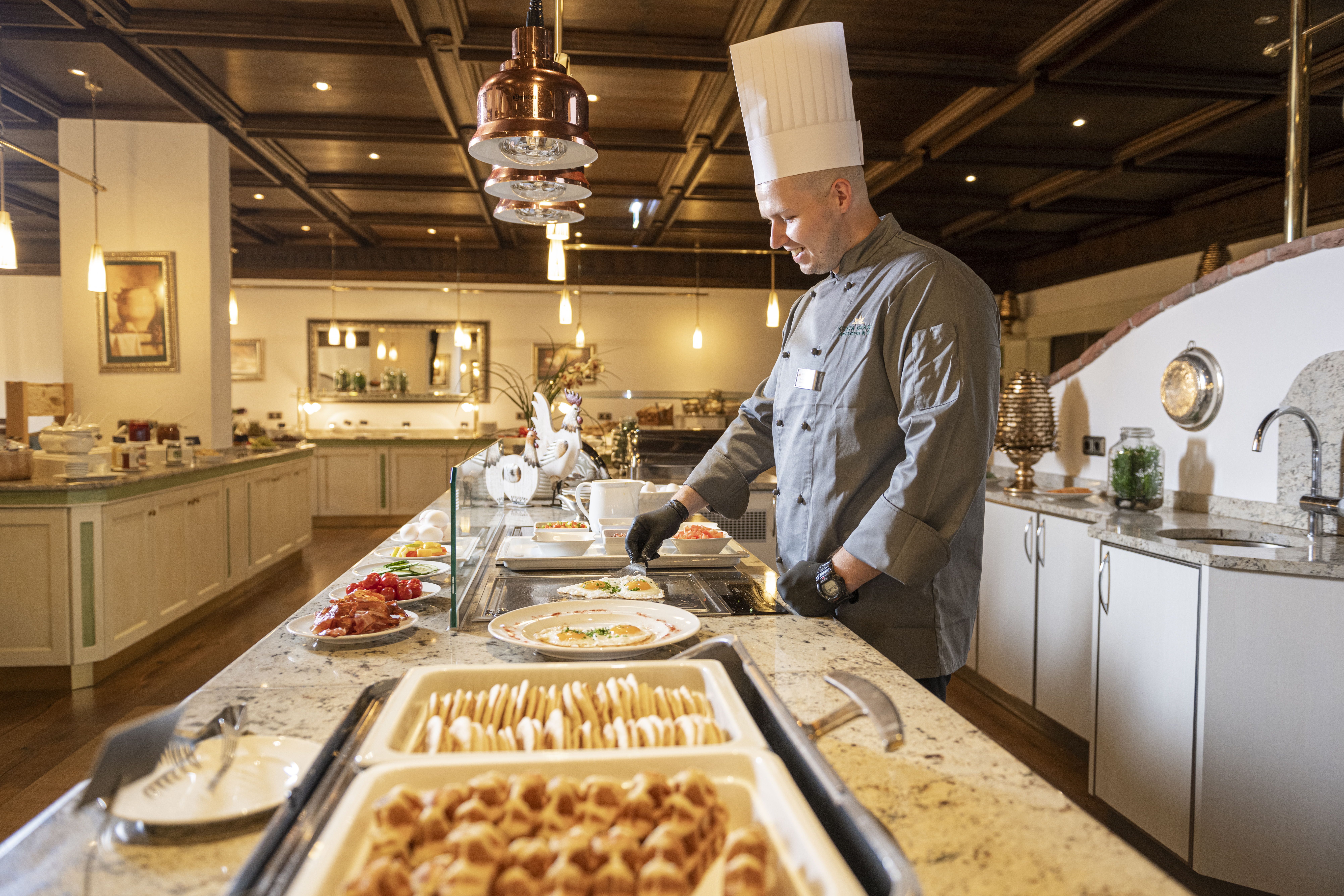 Wellnesshotel: Frisch zubereitete Eierspeisen an unserem Frühstücksbuffet - EUROPÄISCHER HOF Bad Gastein - Kulinarik | Restaurant