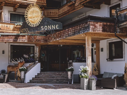 Wellnessurlaub - Babysitterservice - Eingangsbereich - ALL INCLUSIVE Hotel DIE SONNE****s