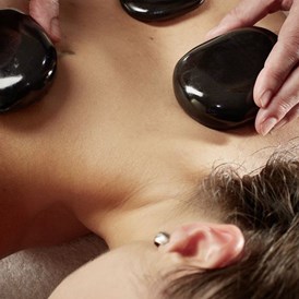 Wellnesshotel: Hot-Stone-Massage - Göbel´s Landhotel