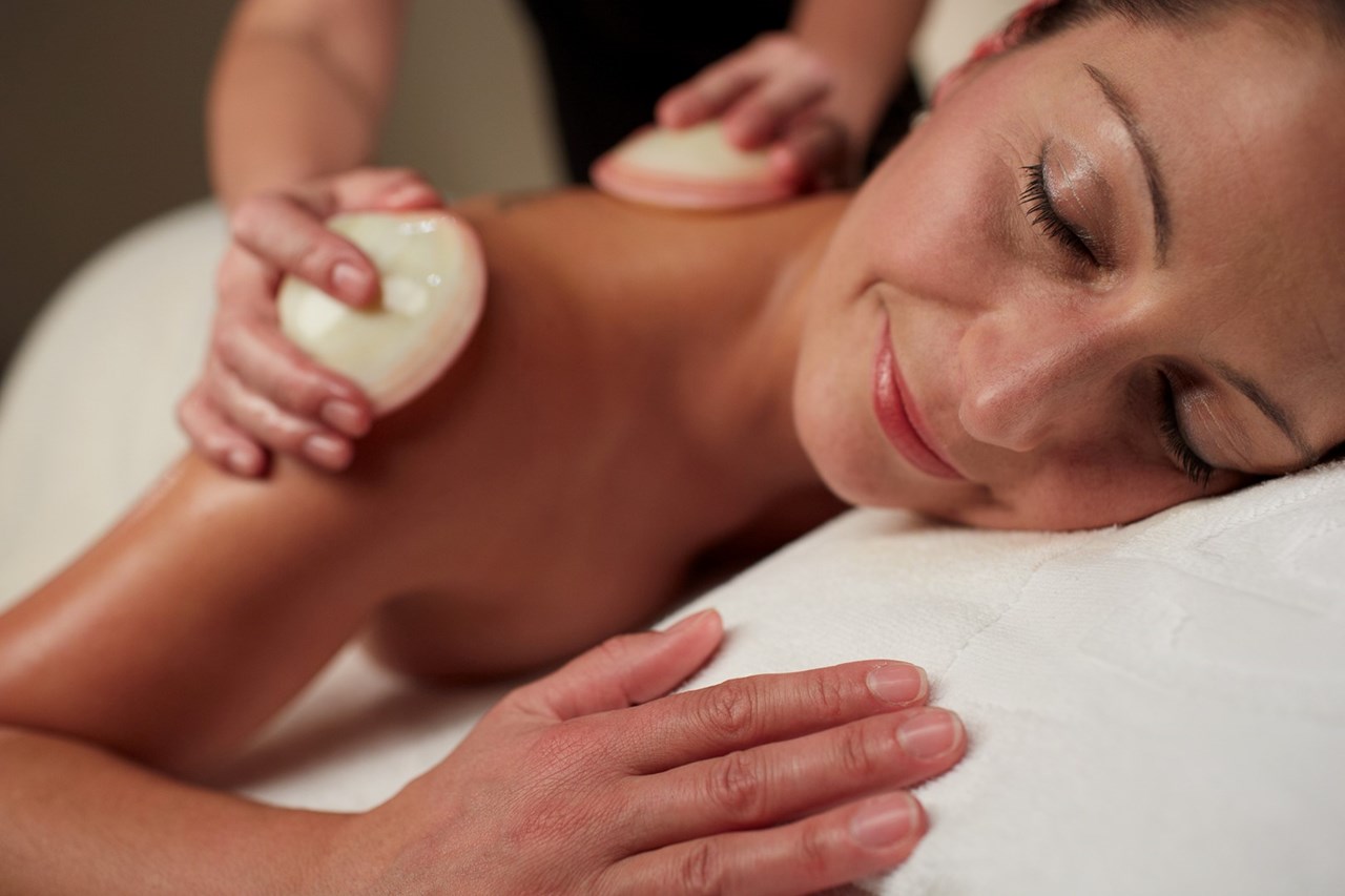 Göbel´s Schlosshotel " Prinz von Hessen " Massagen im Detail Venusmuschel-Massage