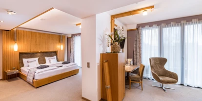 Wellnessurlaub - Whirlpool - Hessen - Zimmerbeispiel Juniorsuite - Göbel´s Schlosshotel " Prinz von Hessen "