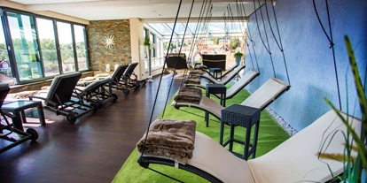 Wellnessurlaub - Whirlpool - Hessen - Ruhebereich mit Schwebeliegen - Göbel´s Schlosshotel " Prinz von Hessen "