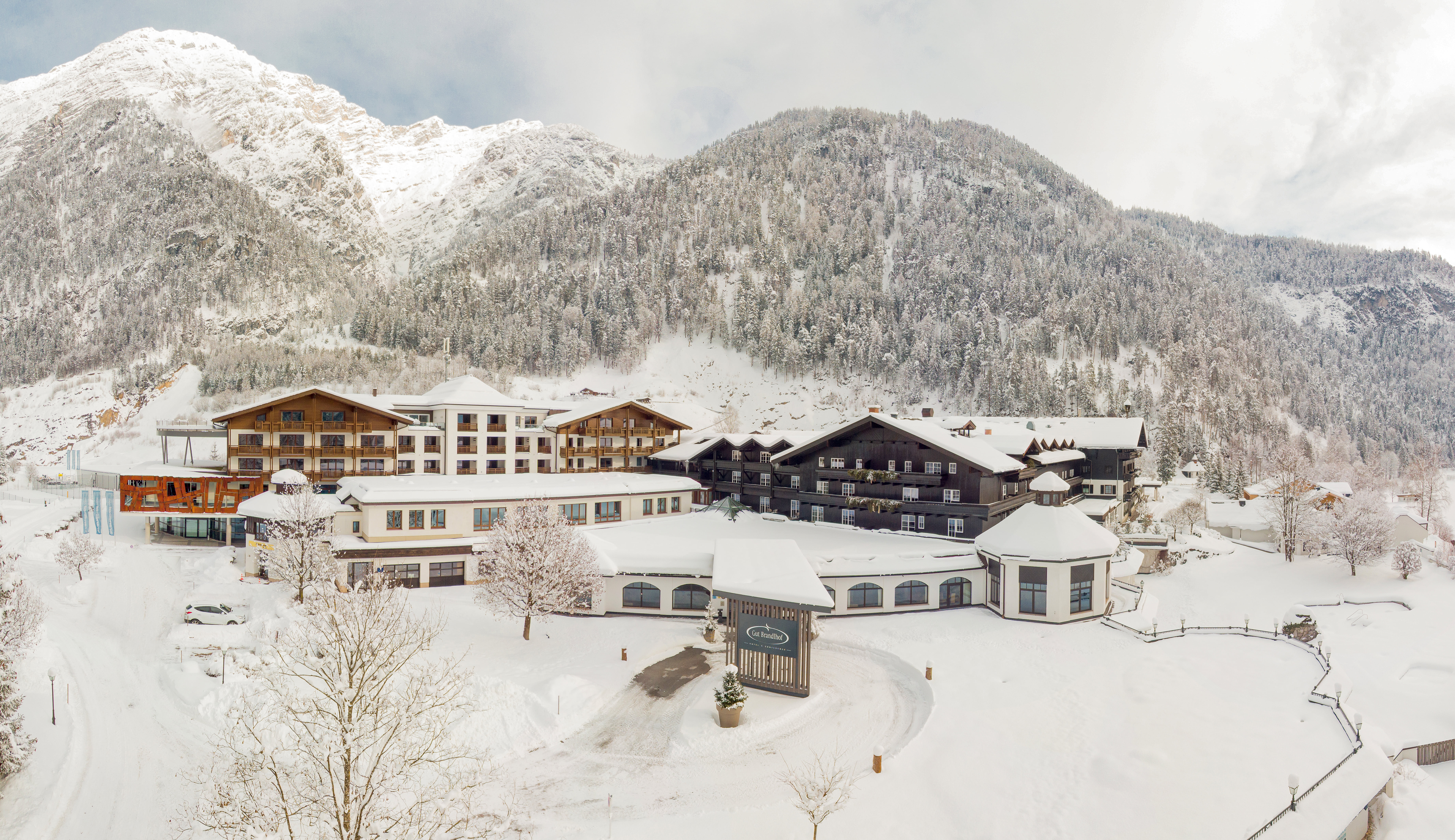 Wellnessurlaub - Bad Gastein - Hotel aussen - Hotel Gut Brandlhof