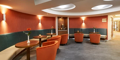 Wellnessurlaub - Whirlpool - Hessen - Wellness-Foyer - Göbel's Hotel Quellenhof