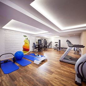 Wellnesshotel: Fitnessraum - Göbel's Hotel Quellenhof