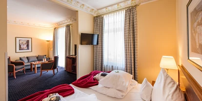 Wellnessurlaub - Whirlpool - Hessen - Zimmerbeispiel Superior-Juniorsuite - Göbel's Hotel Quellenhof