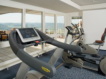Göbel's Hotel Rodenberg Fitnessangebote im Detail Fitnessbereich