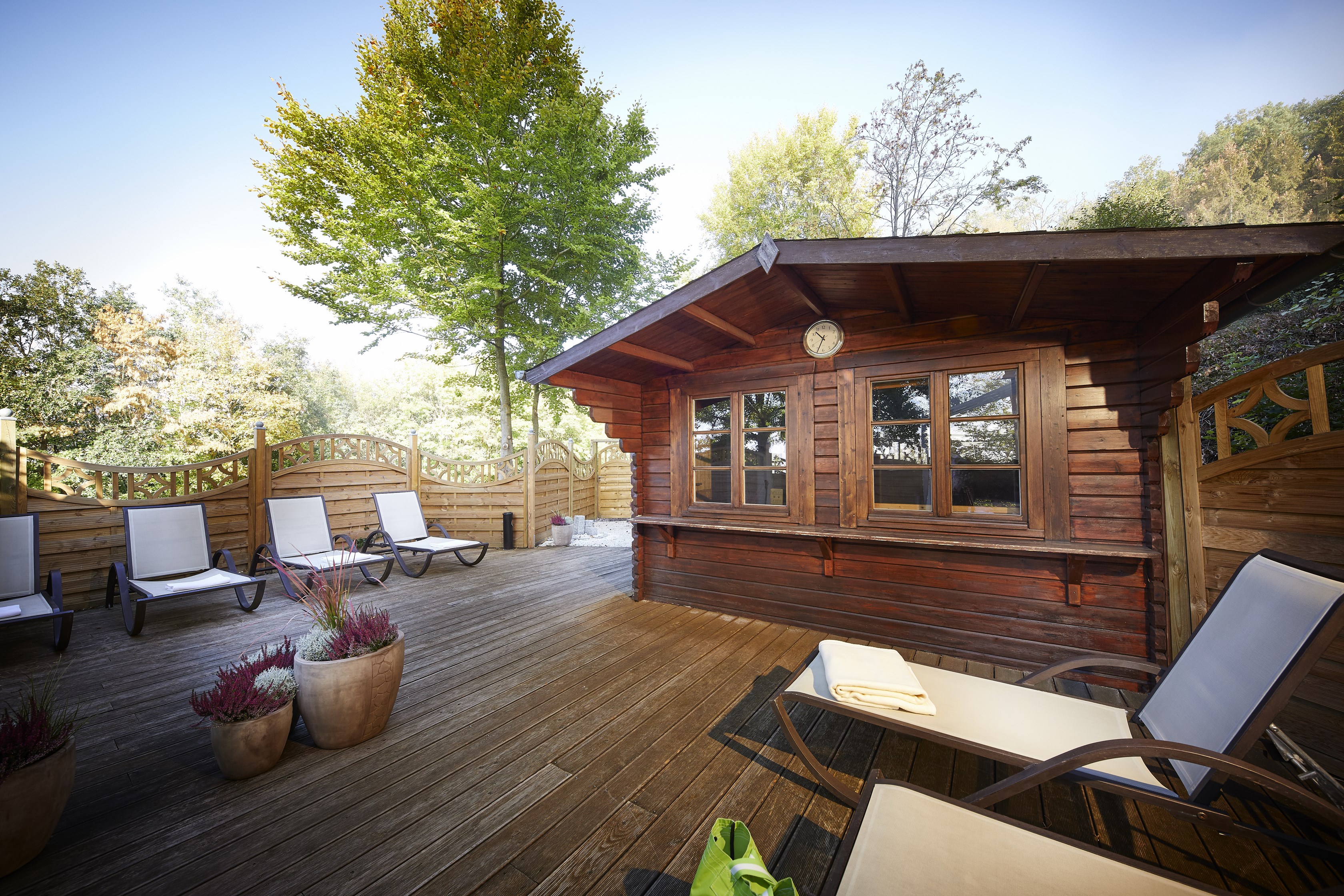 Göbel's Hotel Rodenberg Saunen und Bäder im Detail Außensauna