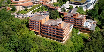 Wellnessurlaub - Hotel-Schwerpunkt: Wellness & Wandern - Ottrau - Ansicht Gästehaus - Göbel's Hotel Rodenberg
