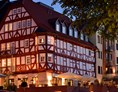 Wellnesshotel: Spagebäude bei Nacht - Hotel Die Sonne Frankenberg