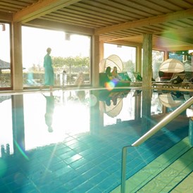 Wellnesshotel: Innenpool - Freund Das Hotel & Natur Resort
