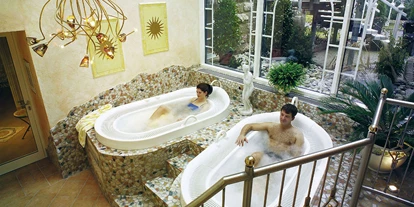Wellnessurlaub - Hotel-Schwerpunkt: Wellness & Romantik - Lippstadt - Frischwasser-Whirlpool - Rüters Parkhotel