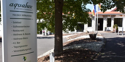 Wellnessurlaub - Finnische Sauna - Fladungen - Hoteleingang - Wellness- und Tagungshotel aqualux