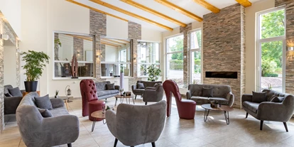 Wellnessurlaub - Finnische Sauna - Fladungen - Lobby - Wellness- und Tagungshotel aqualux