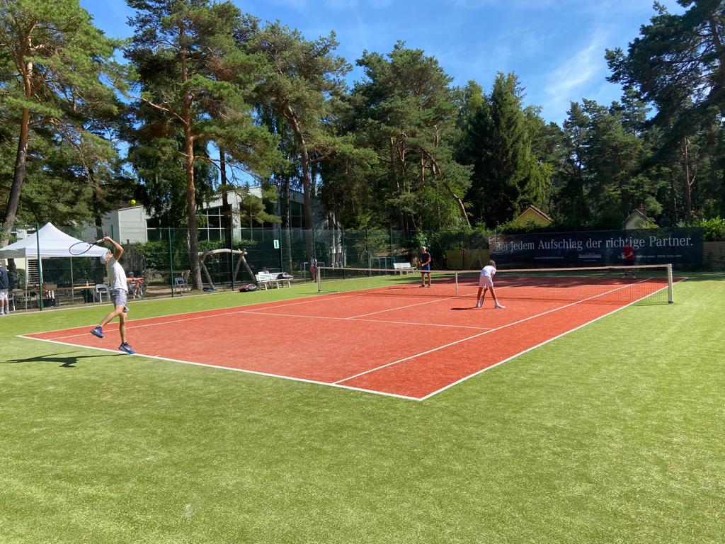Strandhotel Fischland  Ausflugsziele Tennis in den Dünen