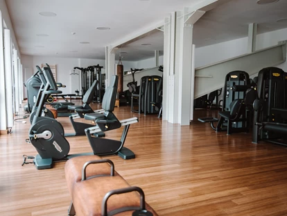 Wellnessurlaub - Paarmassage - Ostsee - Fitnessbereich im Strandhotel Fischland - Strandhotel Fischland