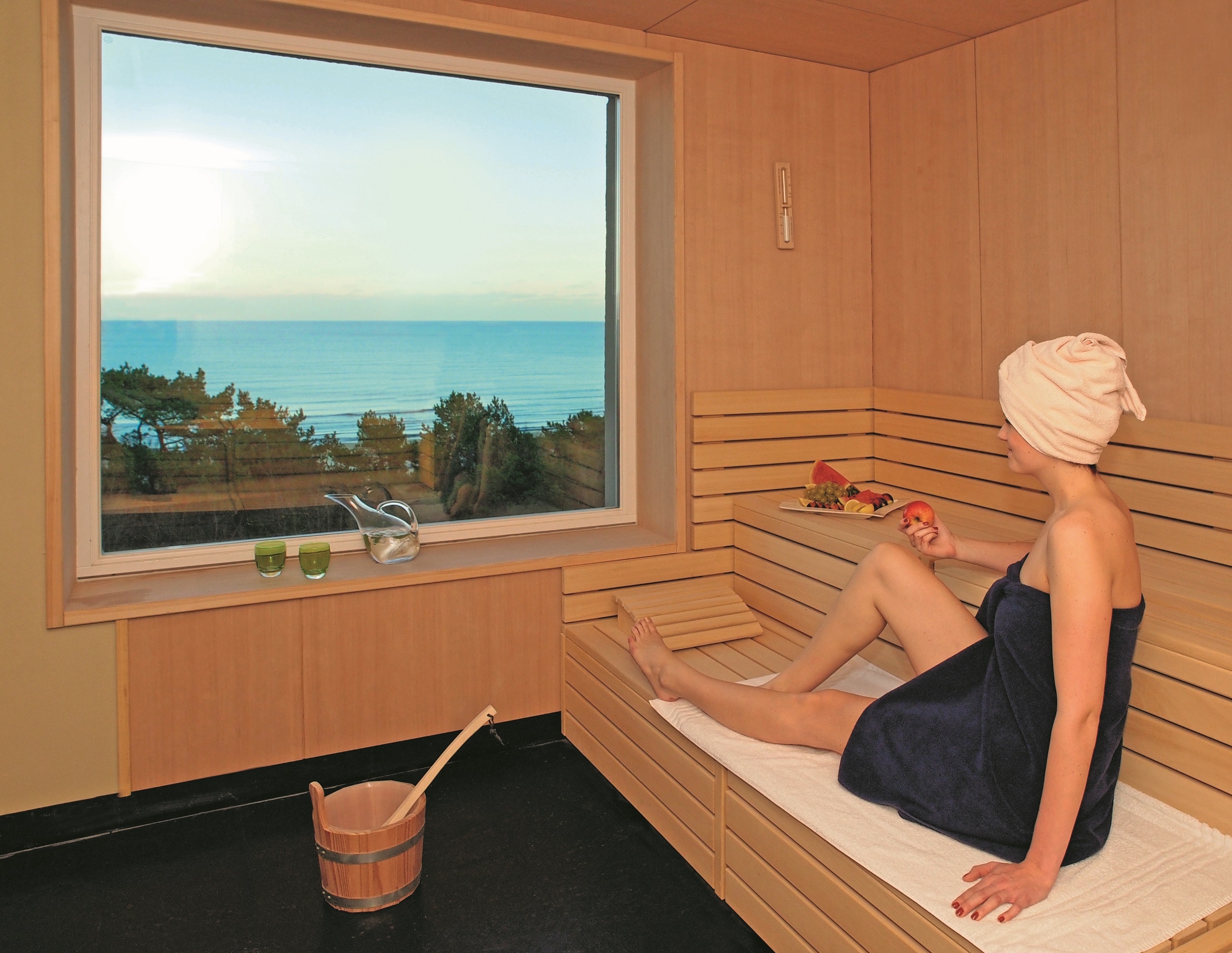 Strandhotel Heringsdorf Saunen und Bäder im Detail Panoramasauna mit Ostseeblick