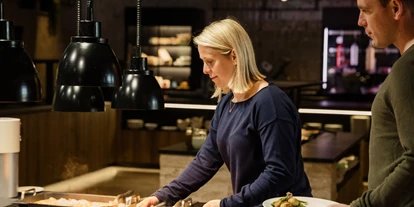 Wellnessurlaub - Babysitterservice - Buffet in neuem Buffetraum
 - Familien Wellness Hotel Seeklause