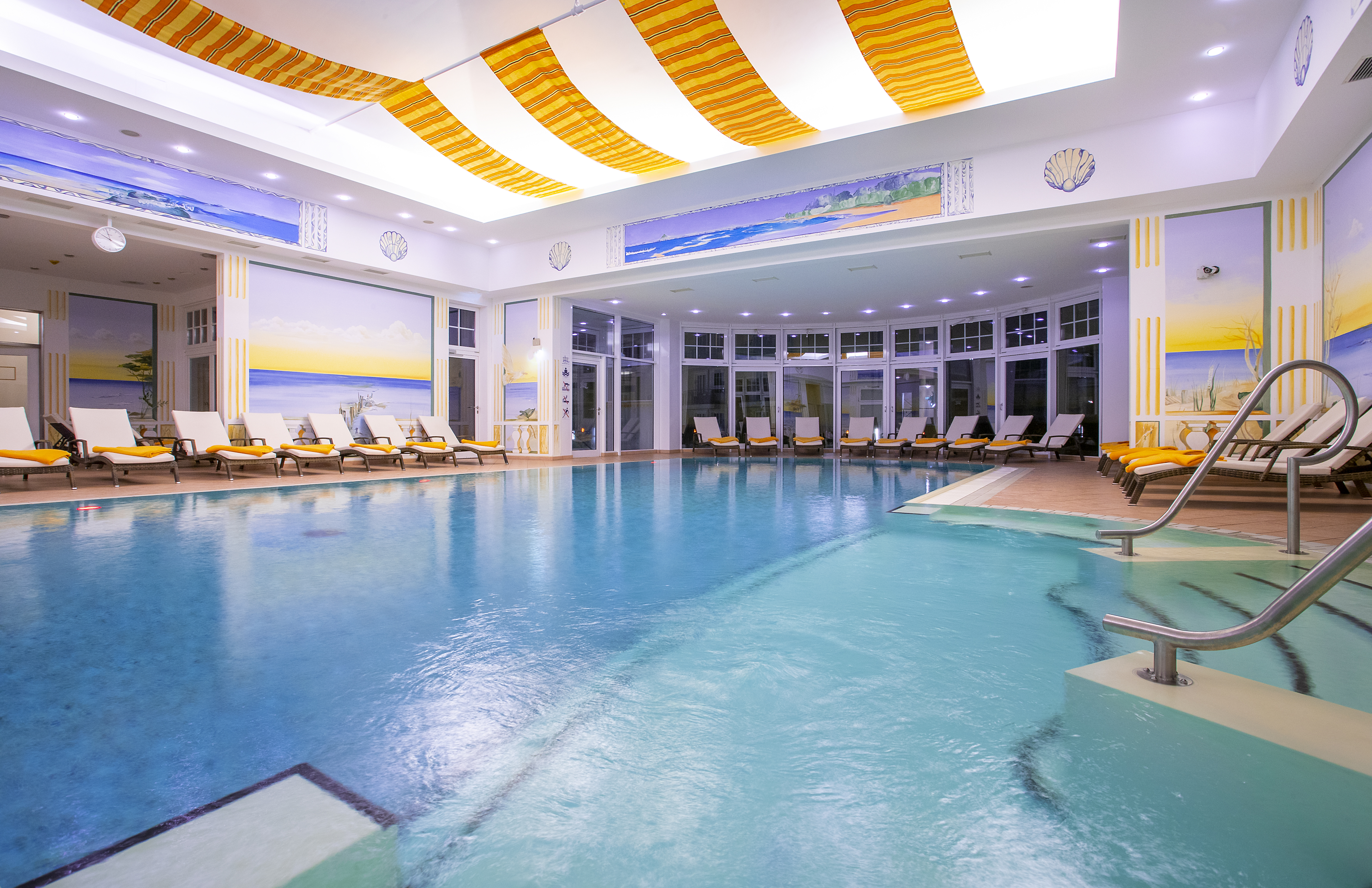 Hotel zur Post Saunen und Bäder im Detail Innenpool