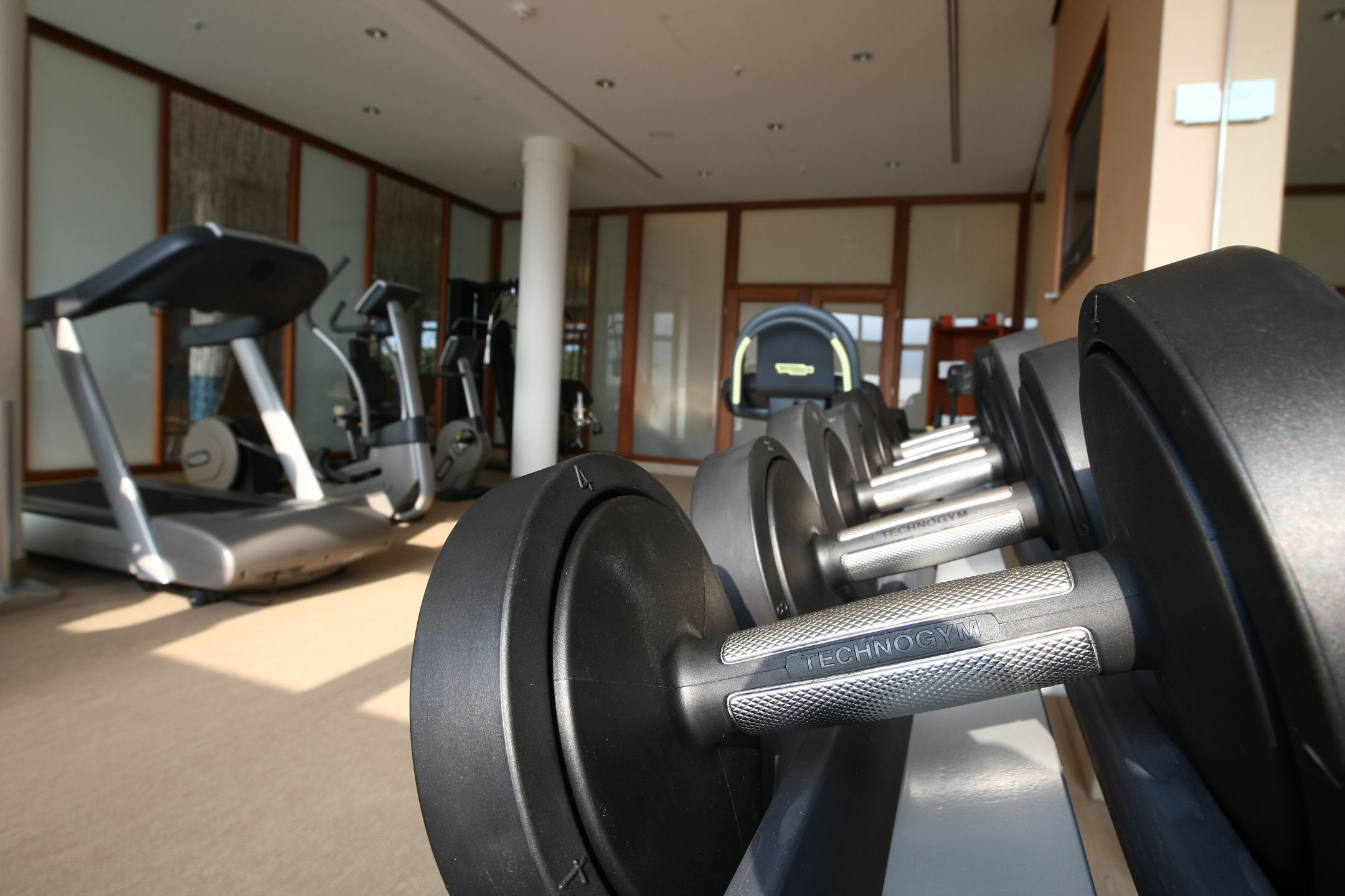 ATLANTIC Hotel Wilhelmshaven Fitnessangebote im Detail Fitnessraum
