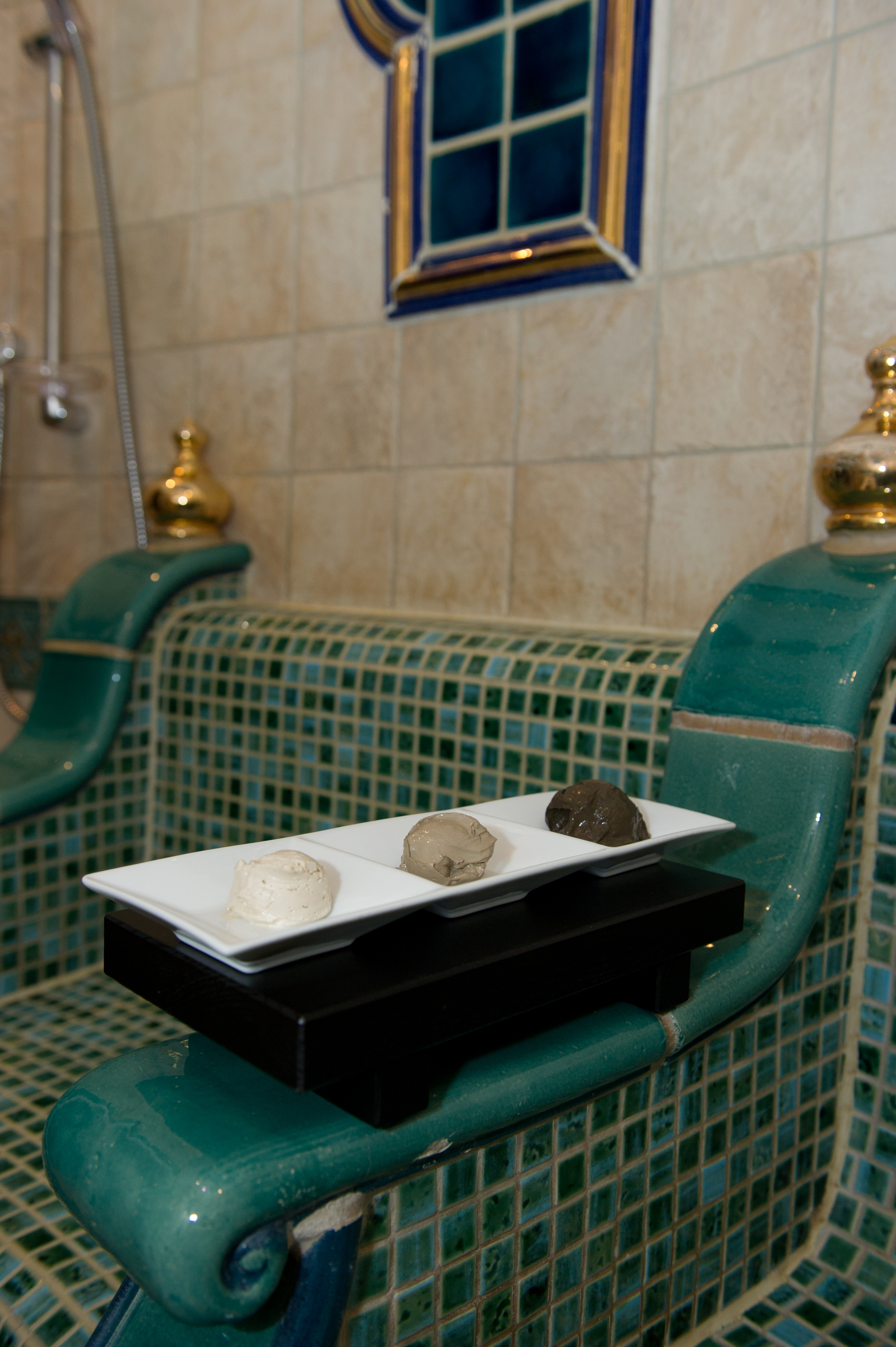 Hotel Romantischer Winkel - RoLigio® & Wellness Resort Saunen und Bäder im Detail Rhassoul-Bad