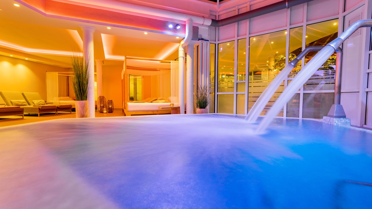 Hotel Romantischer Winkel - RoLigio® & Wellness Resort Saunen und Bäder im Detail Erlebnisbecken
