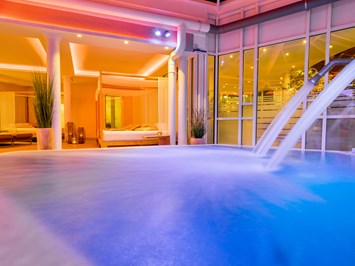 Hotel Romantischer Winkel - RoLigio® & Wellness Resort Saunen und Bäder im Detail Erlebnisbecken