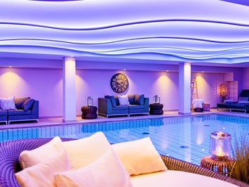 Hotel Romantischer Winkel - RoLigio® & Wellness Resort Saunen und Bäder im Detail Innen-Schwimmbecken