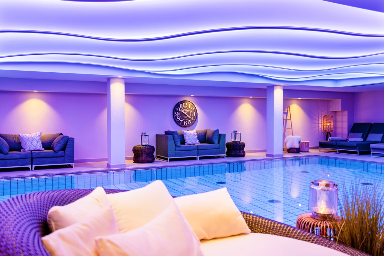 Hotel Romantischer Winkel - RoLigio® & Wellness Resort Saunen und Bäder im Detail Innen-Schwimmbecken