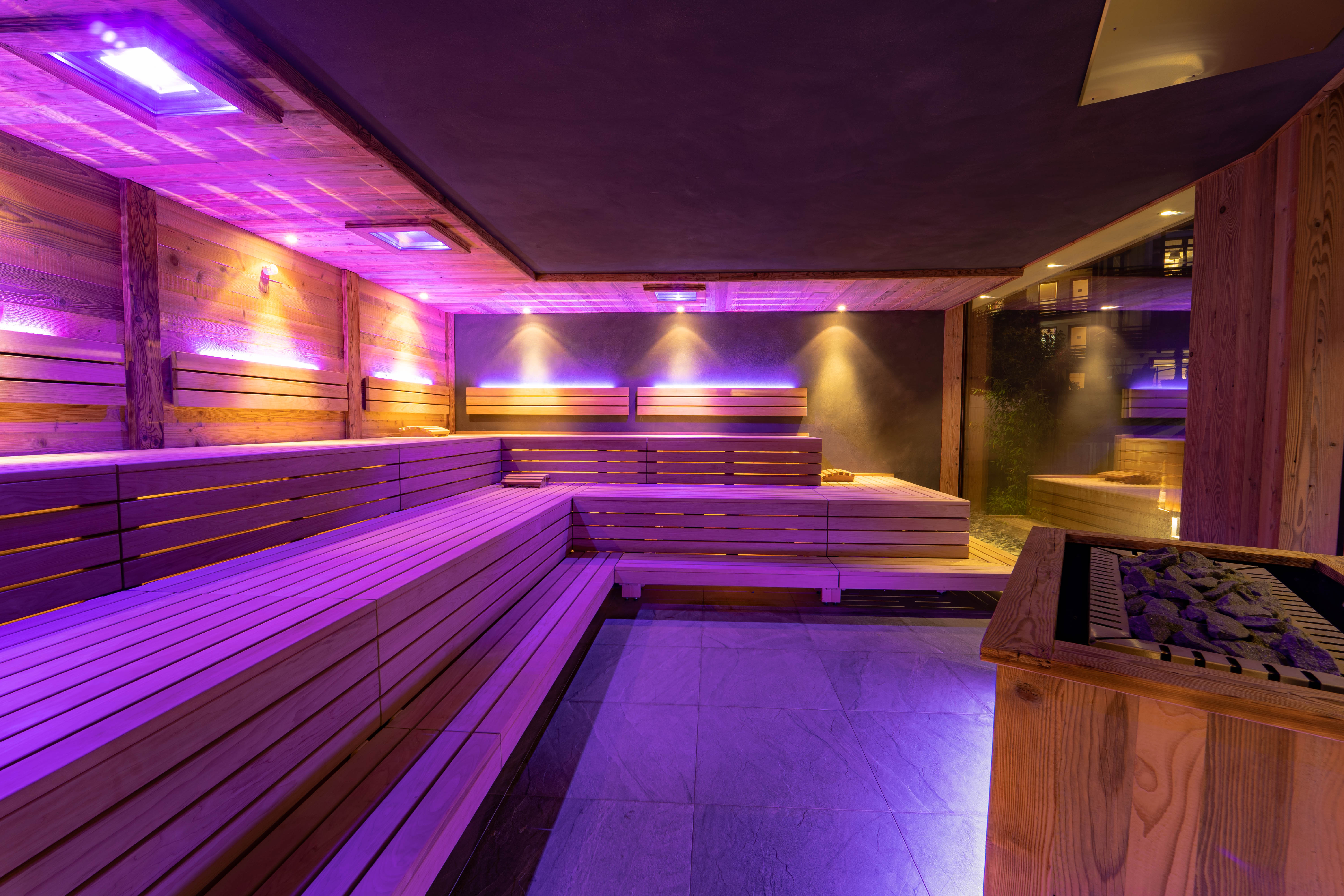 Hotel Romantischer Winkel - RoLigio® & Wellness Resort Saunen und Bäder im Detail Panorama Außensauna 