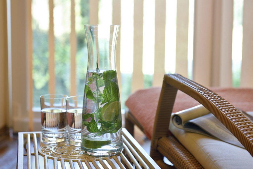 Köhlers Forsthaus Wellness und Genusshotel Massagen im Detail Rückenmassage mit Akupressur Rückenmassage mit Akupressur Rückenmassage mit Akupressur (45 min)