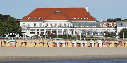 Wellnessurlaub - Paarmassage - Ostsee - Außenansicht vom Strand - ATLANTIC Grand Hotel Travemünde